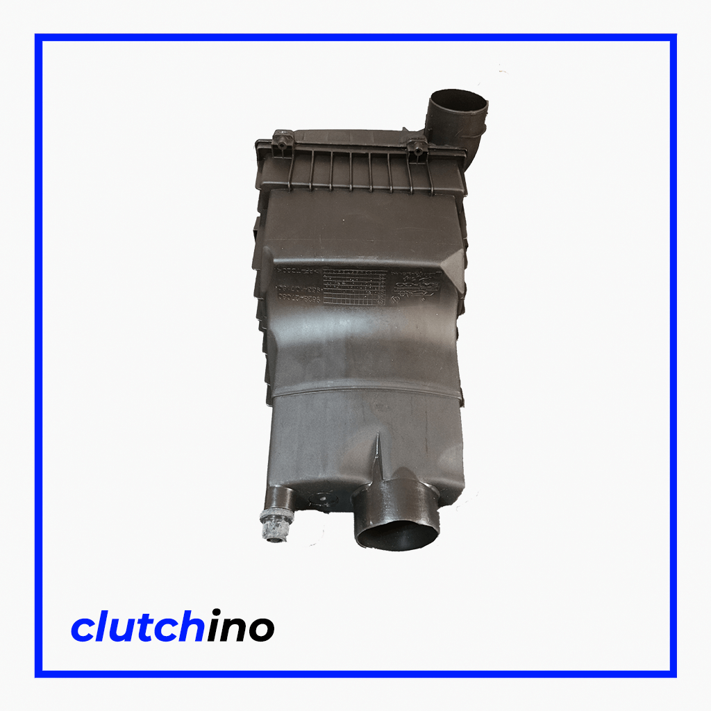 <p>مجموعه هواکش پژو 206 تیپ 2 قدیم با طراحی مقاوم و استاندارد، وظیفه تصفیه و هدایت هوای ورودی به موتور TU3 را دارد و موجب بهبود احتراق، افزایش راندمان و کاهش مصرف سوخت می‌شود.</p>